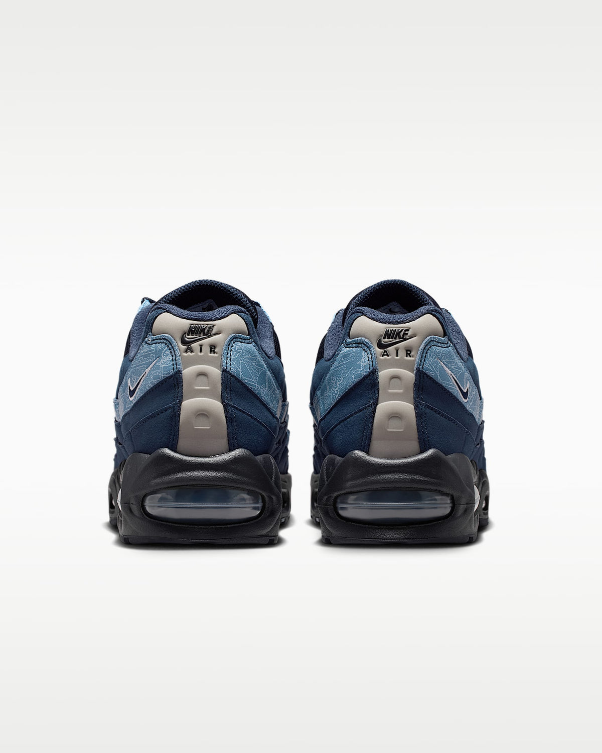 Nike Air Max 95 ¨C Navy / Light Blue Mesh Athletic Sneakers